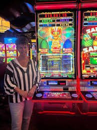 Filipino player making a deposit on pjc fastbet using a mobile phone